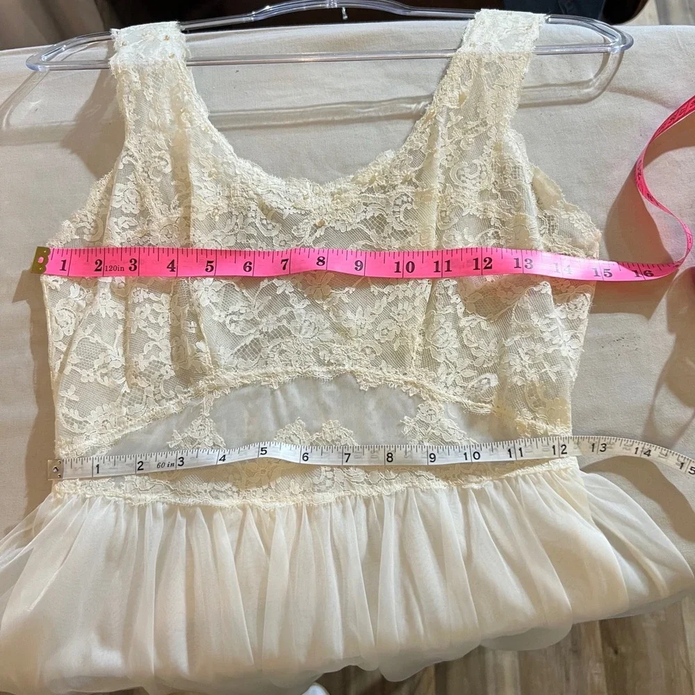 Vintage Ivory Lace Peignoir Set Bridal Nightgown and Sheer Robe‎ Pearl Detail